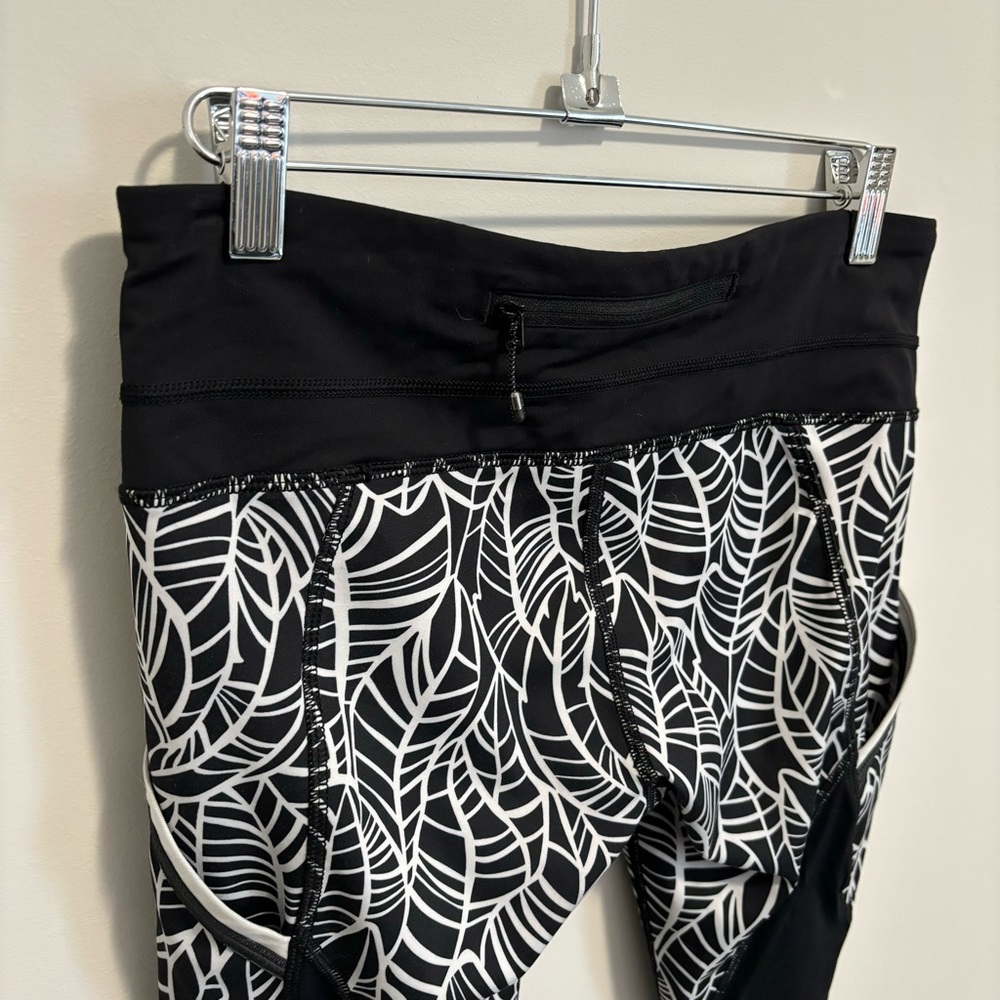 Lululemon Run A Marathon Crop II Pretty Palm Black Angel Wing Size 6 Running - Picture 11 of 13